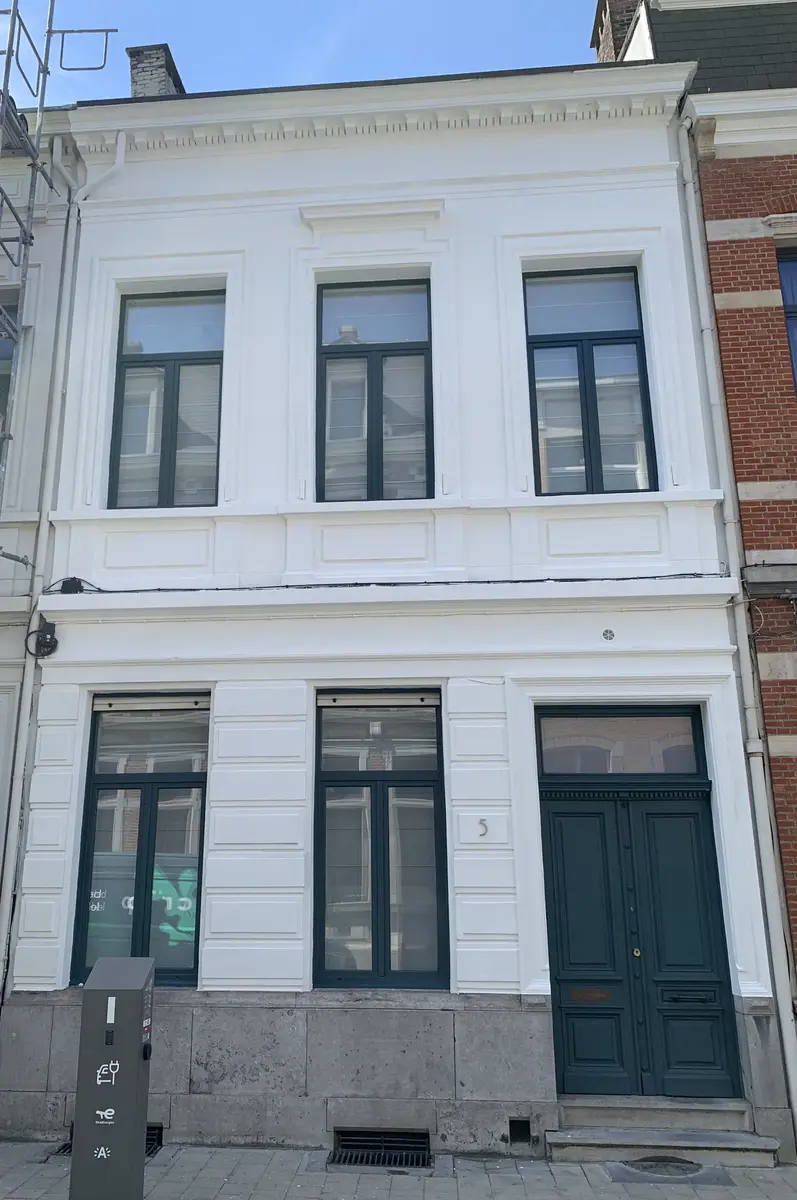 Voorgevel na de renovatie